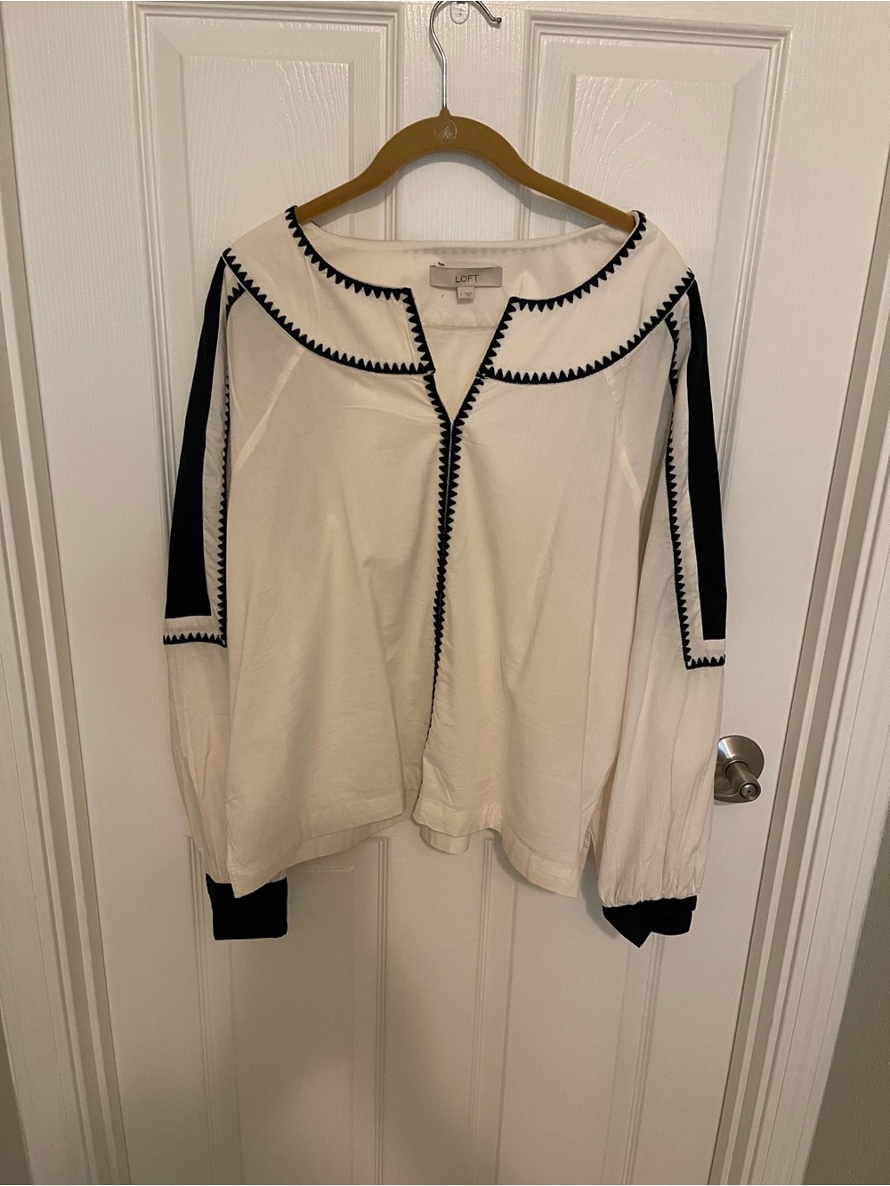 LOFT White Long Sleeve Top with Black Trim size L New without Tags